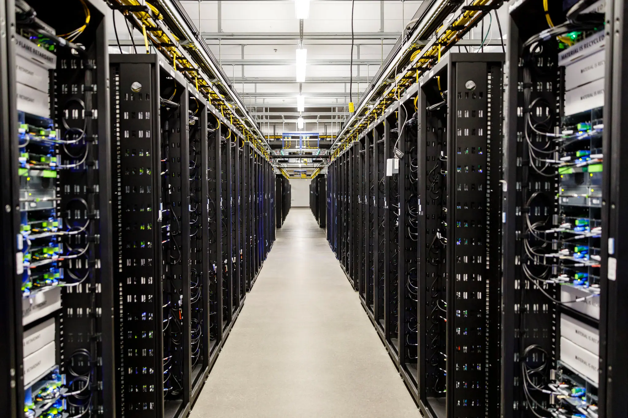 Facebooks-data-center-in-Prineville